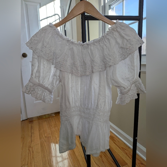 Universal Thread Cream Ruffled Top - Picture 2 of 4